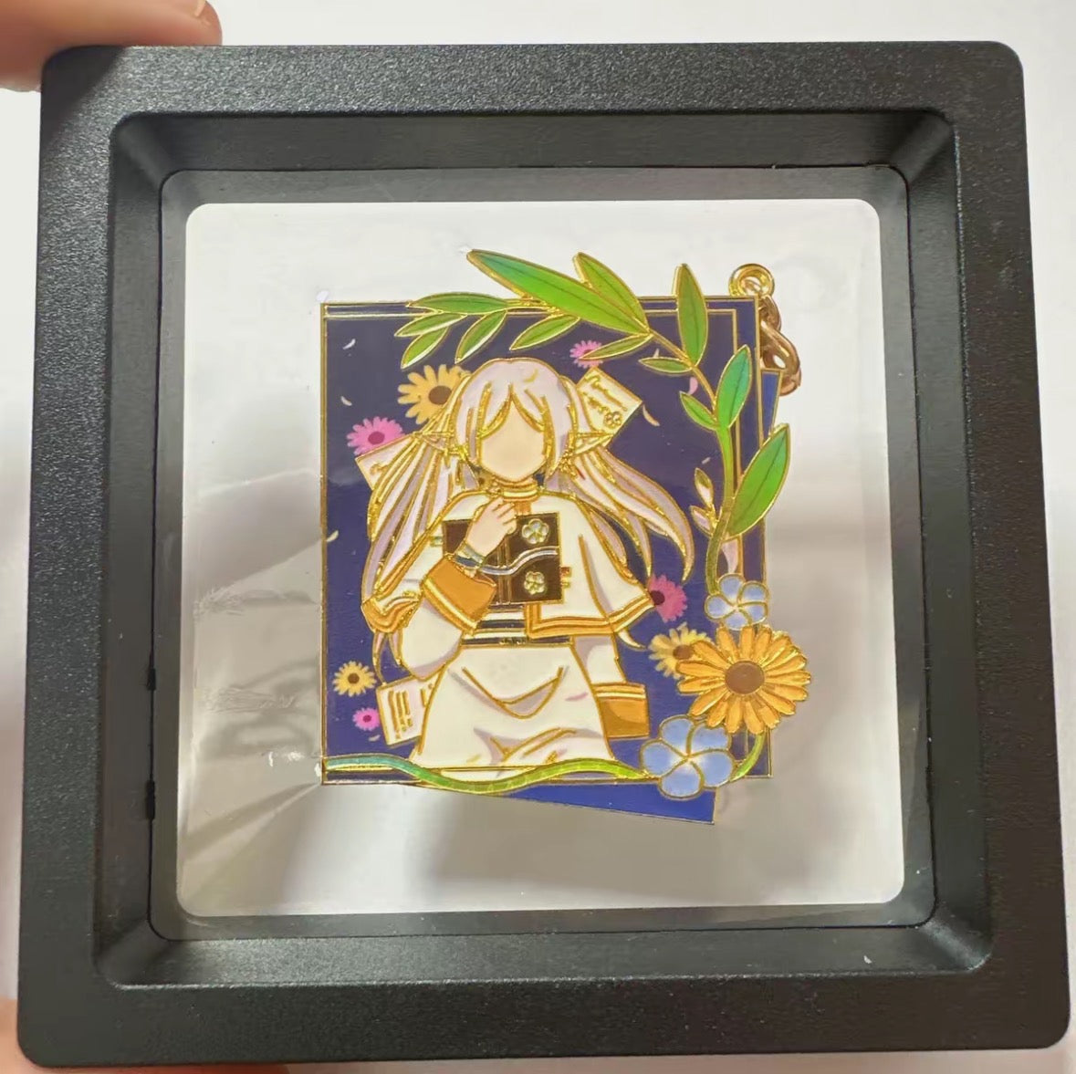 Frieren "The Mage" Premium Rotating Enamel Keychain, Floating Frame Gift Set